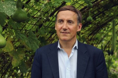 Gaël Giraud, ancien résident et actuel membre de l'IEA de Nantes, publié dans le magazine Usbek & Rica: « Les marchés financiers occupent la place qui était celle de Dieu dans l’Ancien Régime »