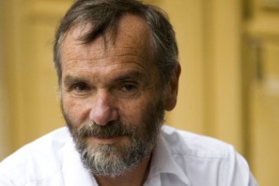 Alain Supiot : «Des urnes au travail, nous assistons à la sécession des gens ordinaires», grand entretien à lire sur le site "Groupe d'Histoire Sociale"